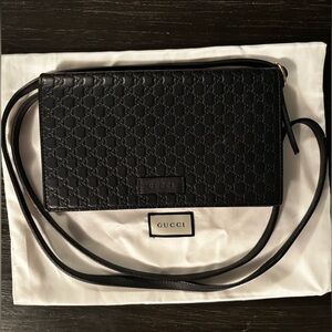 GUCCI Microguccissima Black Leather Wallet/Clutch with Crossbody Strap
